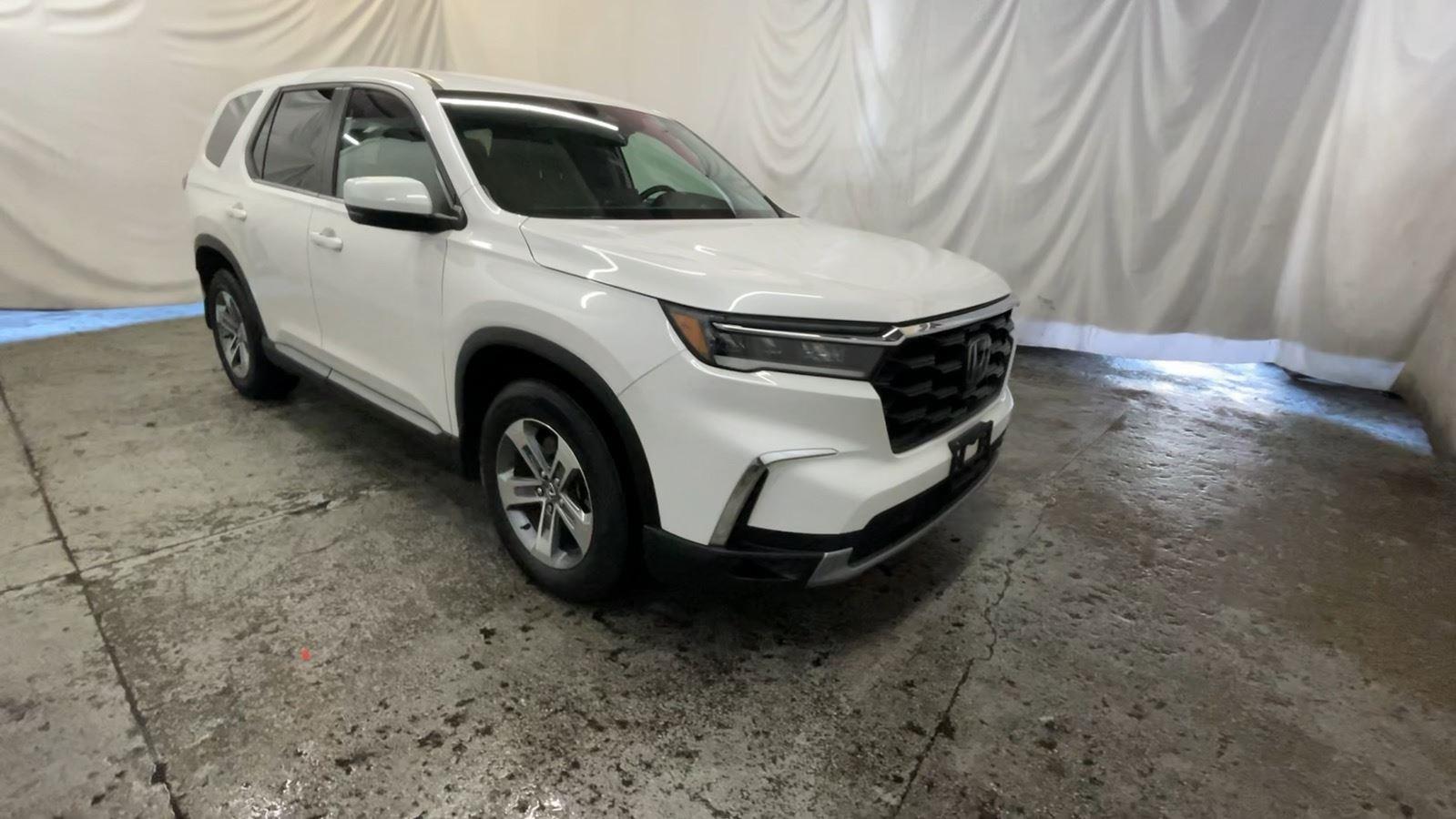 2023 Honda Pilot EX-L 7 Passenger - Platinum White Pearl exterior view 2