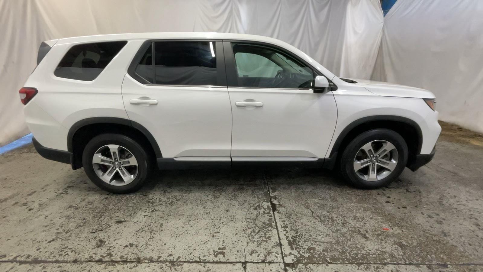 2023 Honda Pilot EX-L 7 Passenger - Platinum White Pearl exterior view 5