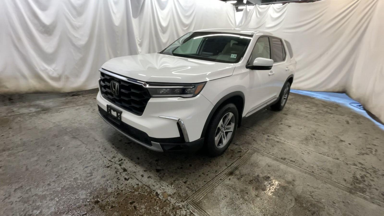 2023 Honda Pilot EX-L 7 Passenger - Platinum White Pearl exterior view 12