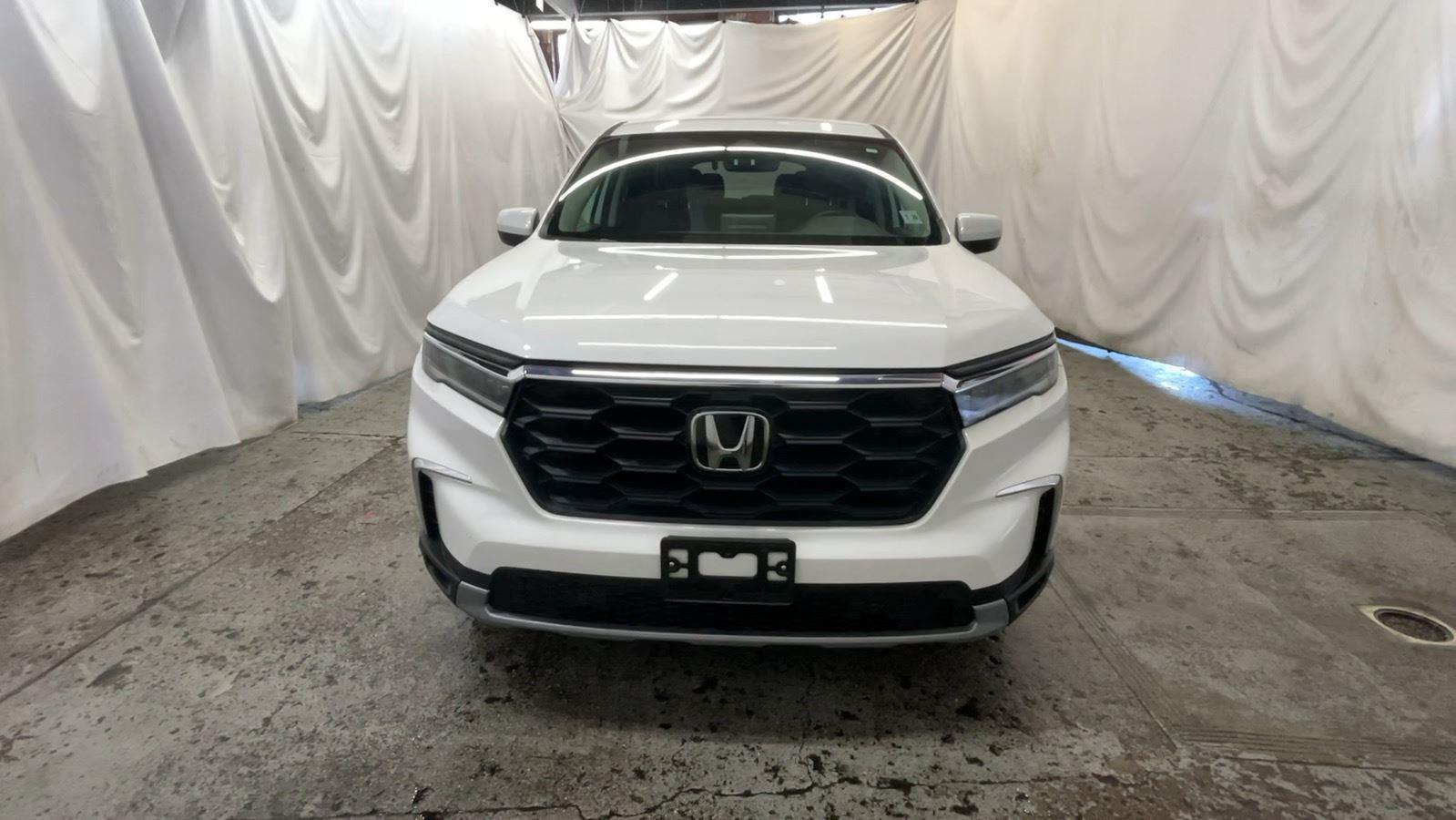 2023 Honda Pilot EX-L 7 Passenger - Platinum White Pearl exterior view 14