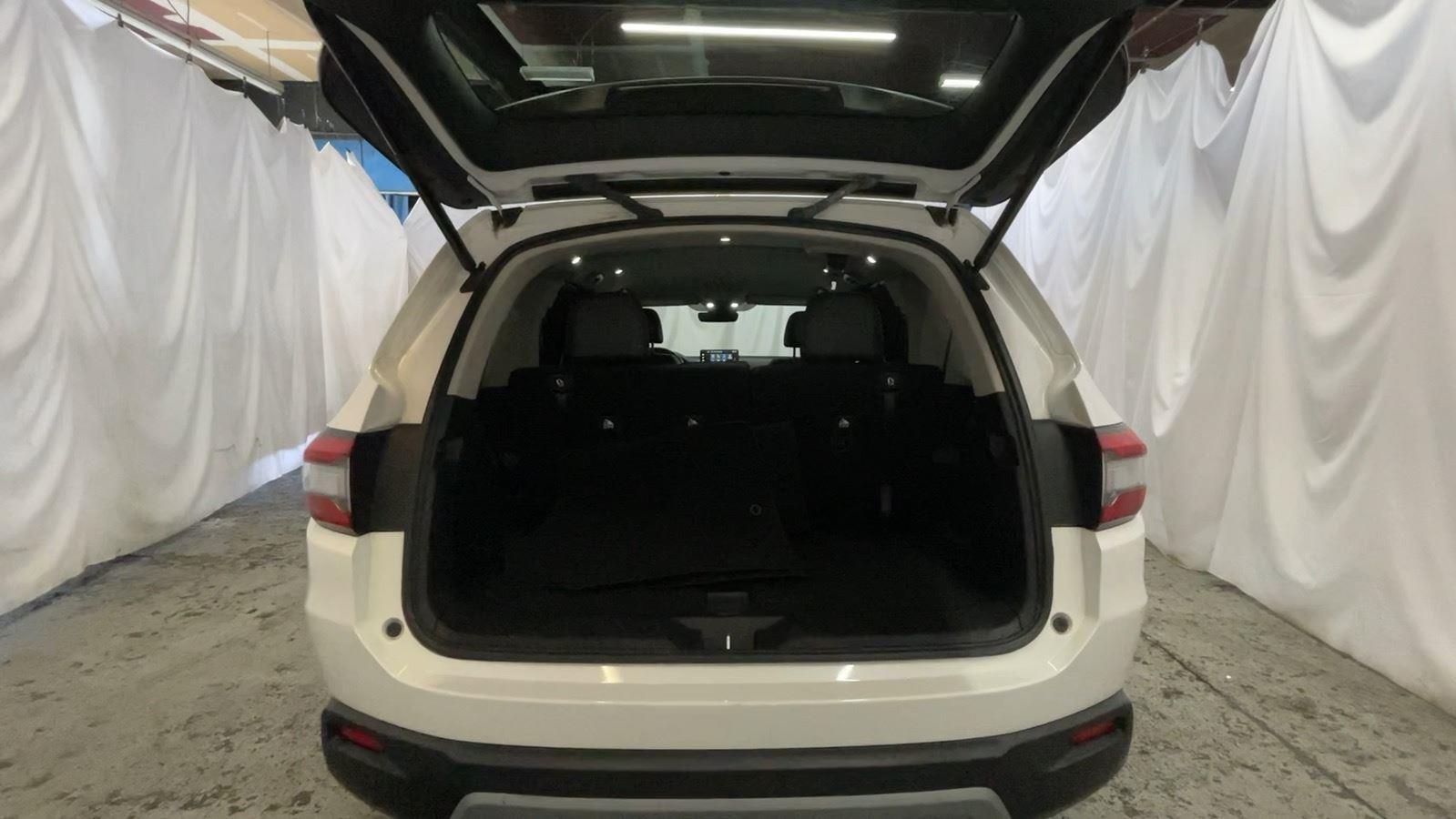 2023 Honda Pilot EX-L 7 Passenger - Platinum White Pearl exterior view 17
