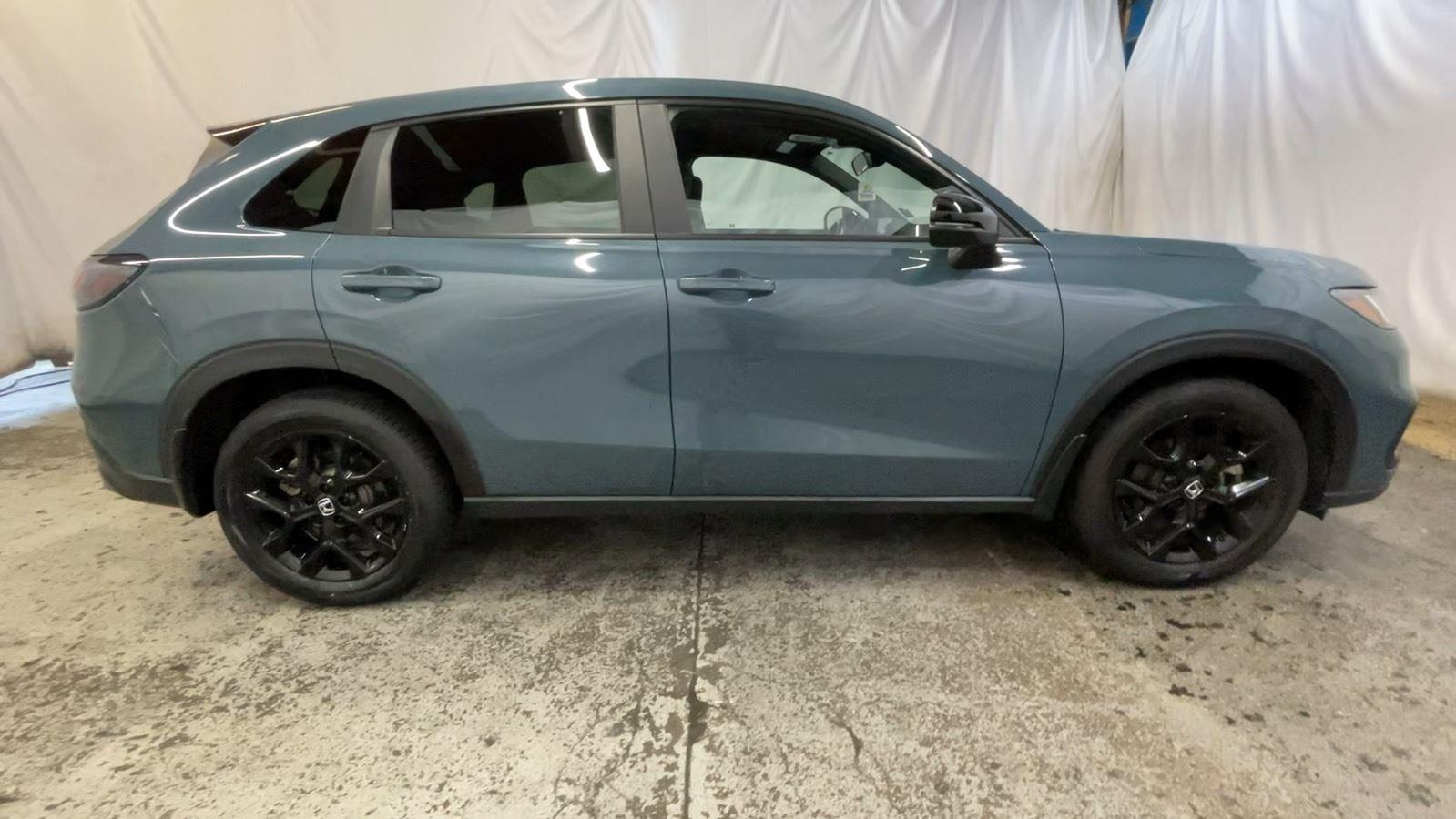 2025 Honda HR-V Sport - Nordic Forest Pearl exterior view 4
