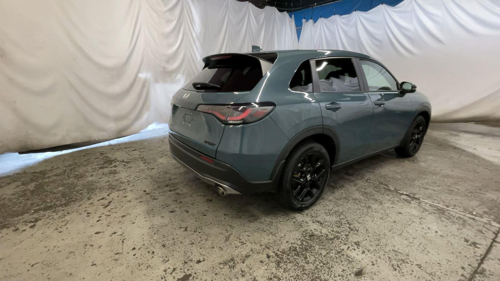 2025 Honda HR-V Sport - Nordic Forest Pearl exterior view 5
