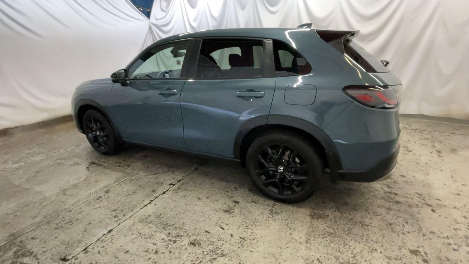 2025 Honda HR-V Sport - Nordic Forest Pearl exterior view 10