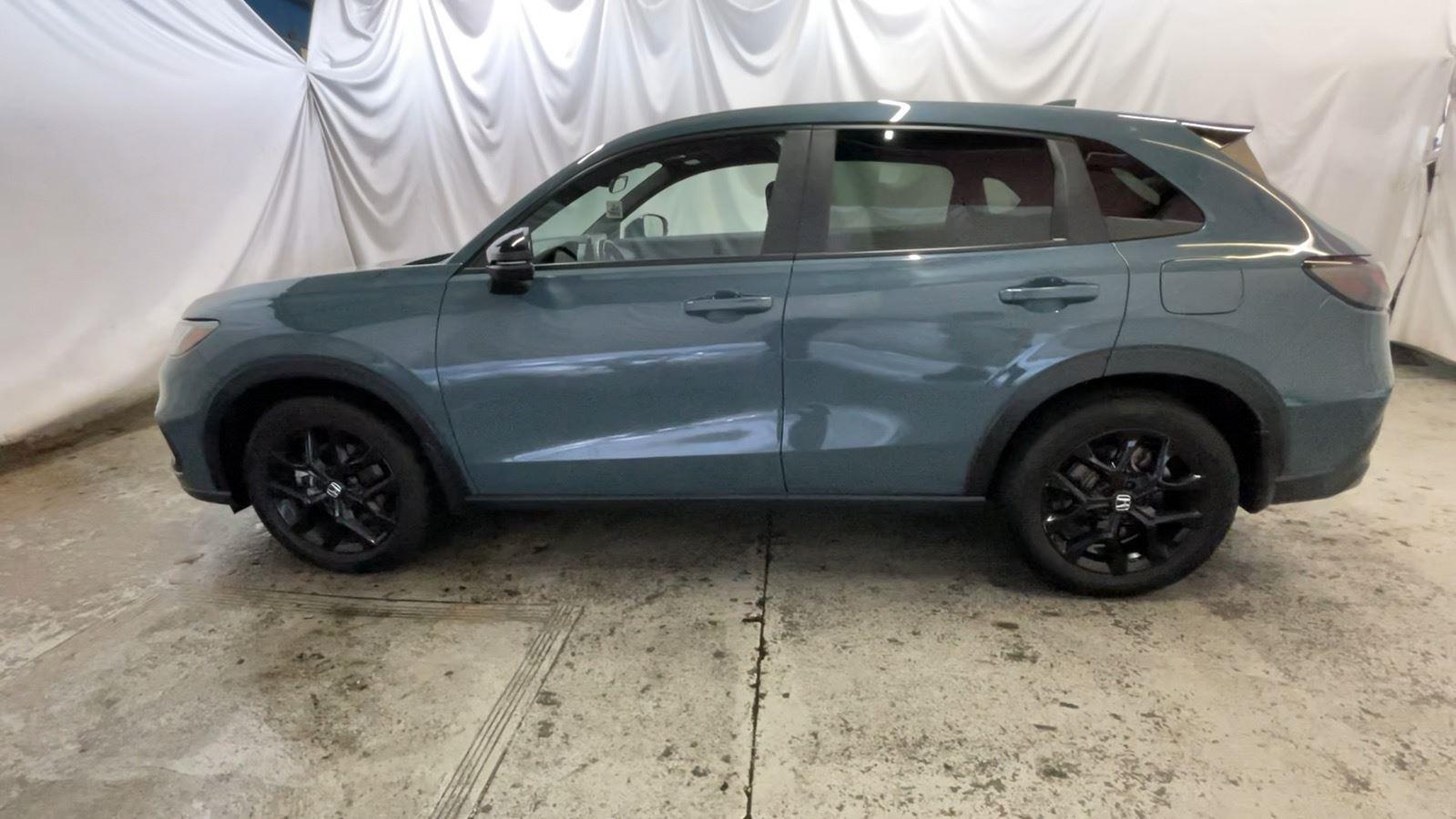 2025 Honda HR-V Sport - Nordic Forest Pearl exterior view 11