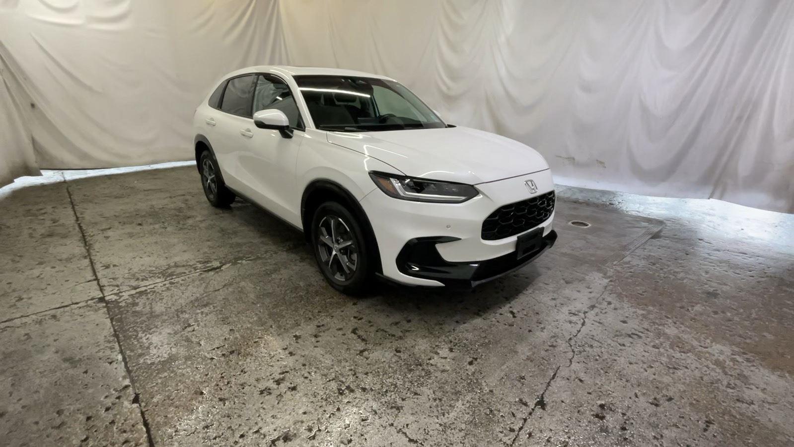 2025 Honda HR-V EX-L - Platinum White Pearl exterior view 2