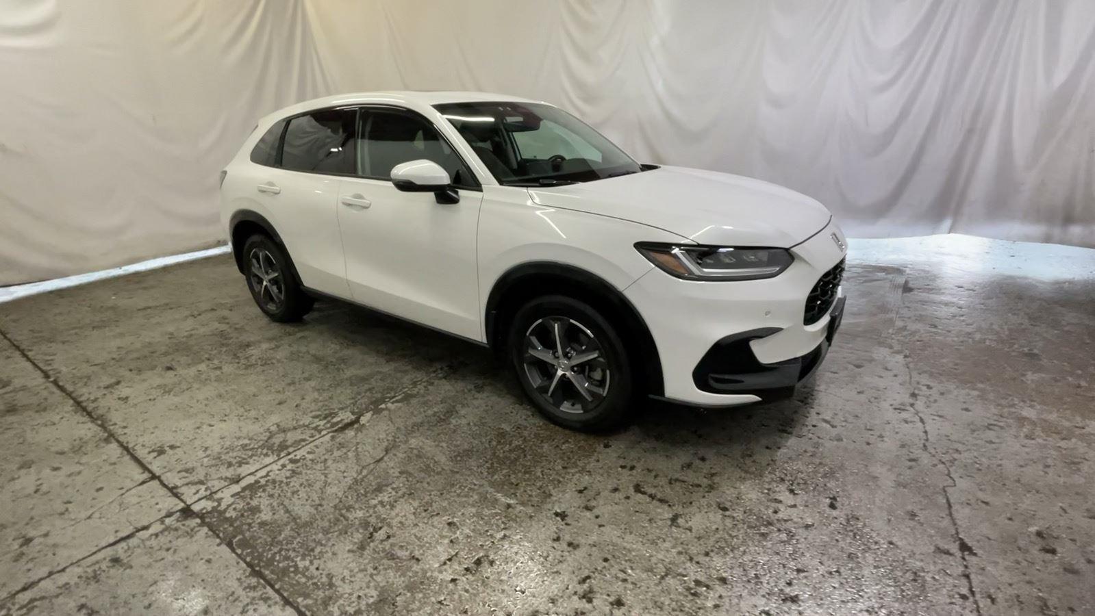 2025 Honda HR-V EX-L - Platinum White Pearl exterior view 3