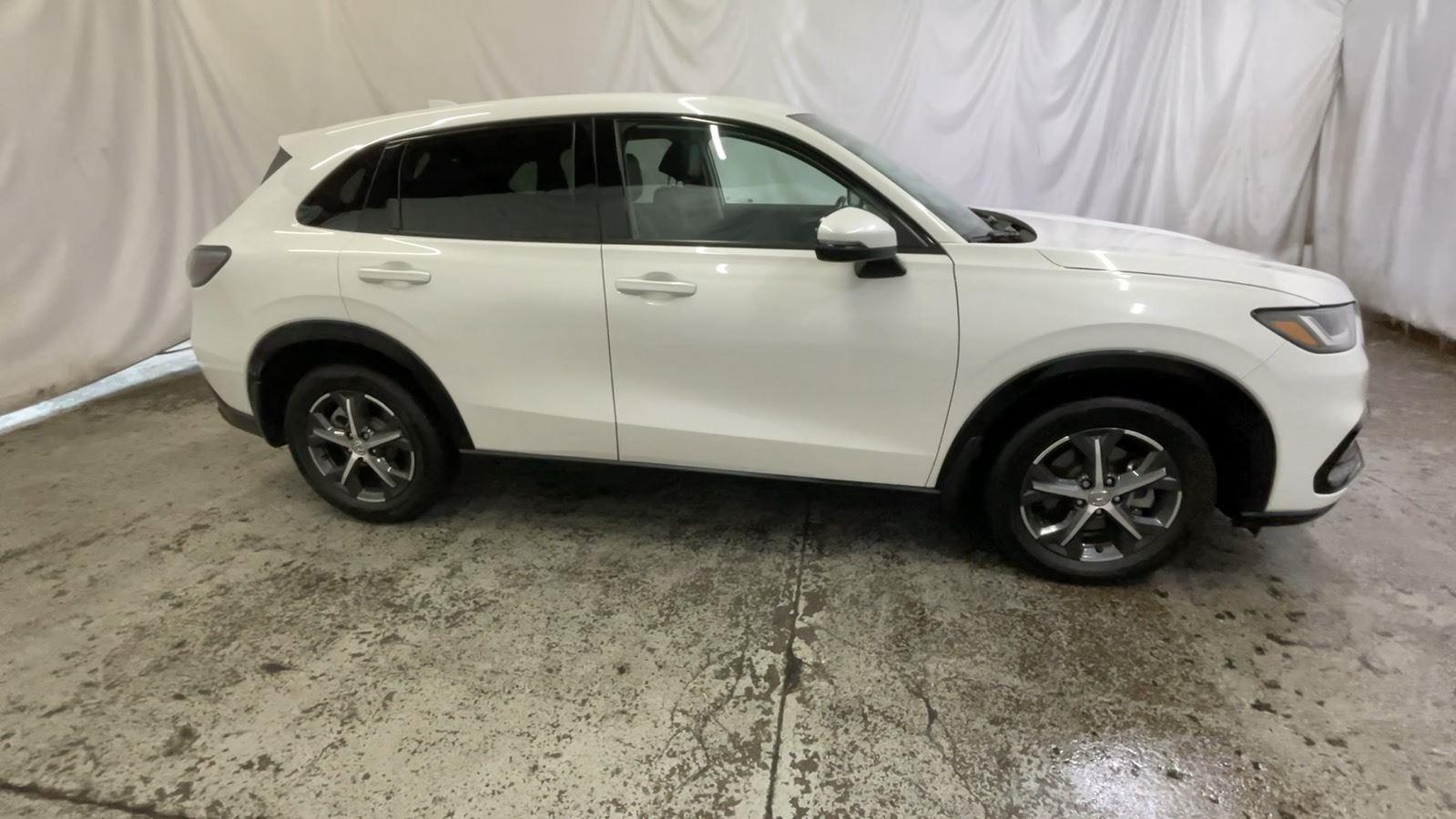 2025 Honda HR-V EX-L - Platinum White Pearl exterior view 5