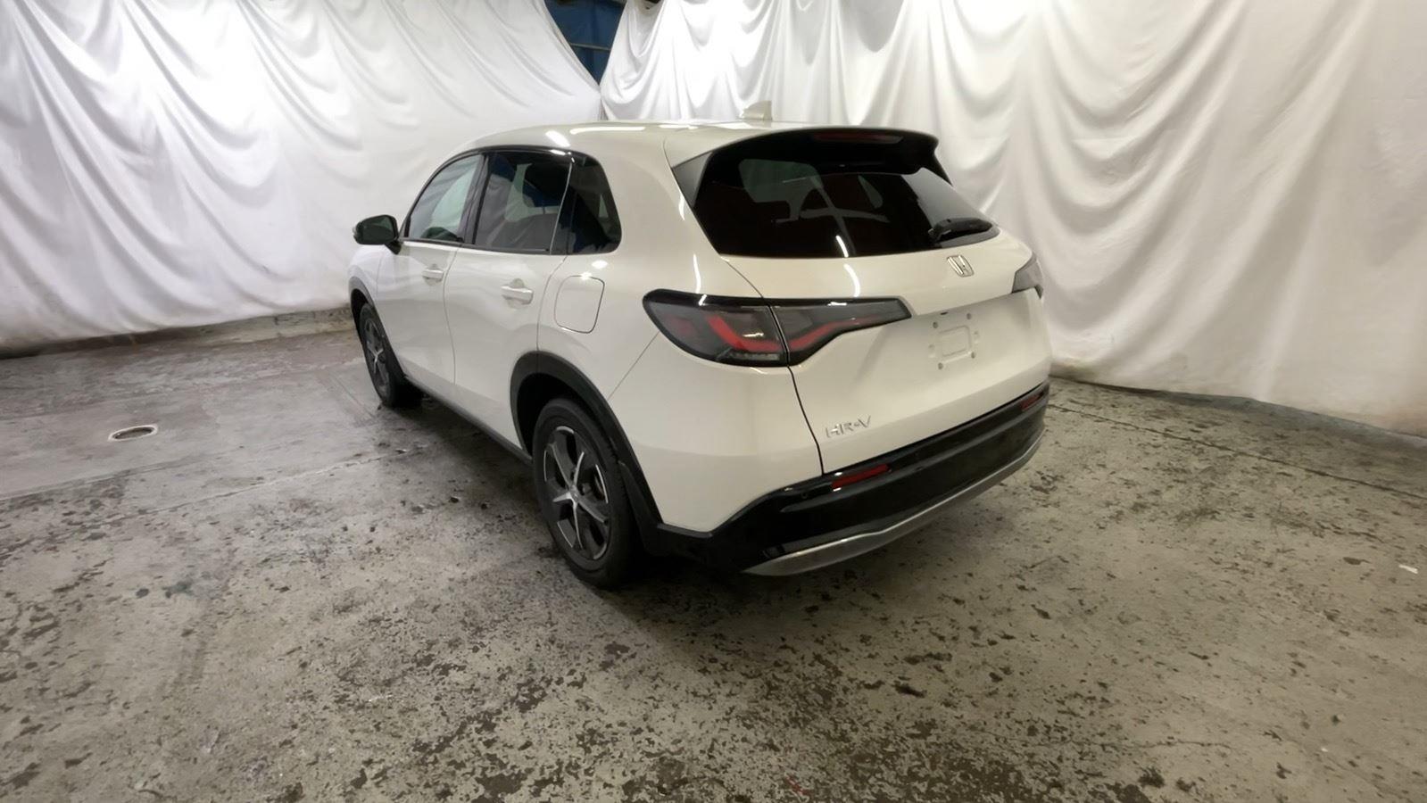 2025 Honda HR-V EX-L - Platinum White Pearl exterior view 9