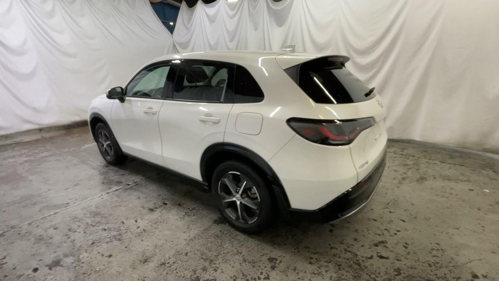 2025 Honda HR-V EX-L - Platinum White Pearl exterior view 10