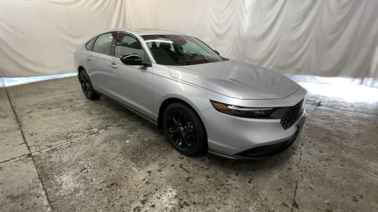 2025 Honda Accord Sedan SE - Solar Silver Metallic exterior view 2