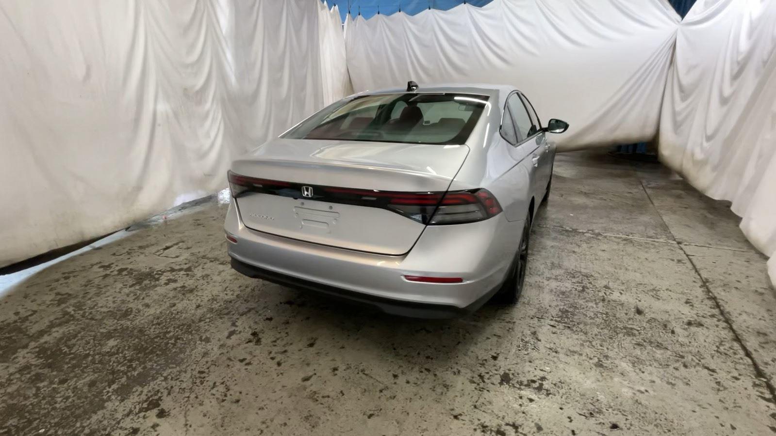2025 Honda Accord Sedan SE - Solar Silver Metallic exterior view 6