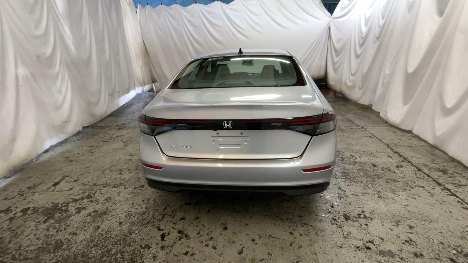 2025 Honda Accord Sedan SE - Solar Silver Metallic exterior view 7