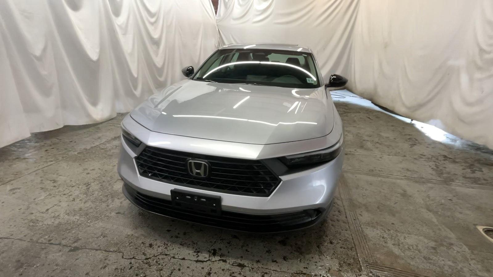 2025 Honda Accord Sedan SE - Solar Silver Metallic exterior view 13