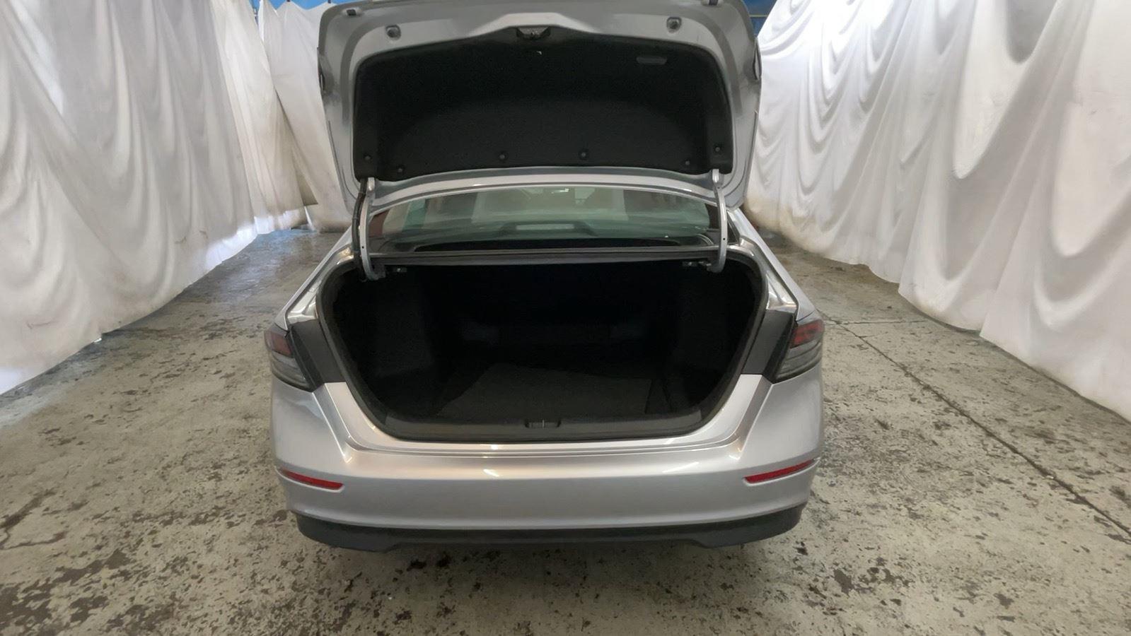 2025 Honda Accord Sedan SE - Solar Silver Metallic exterior view 17