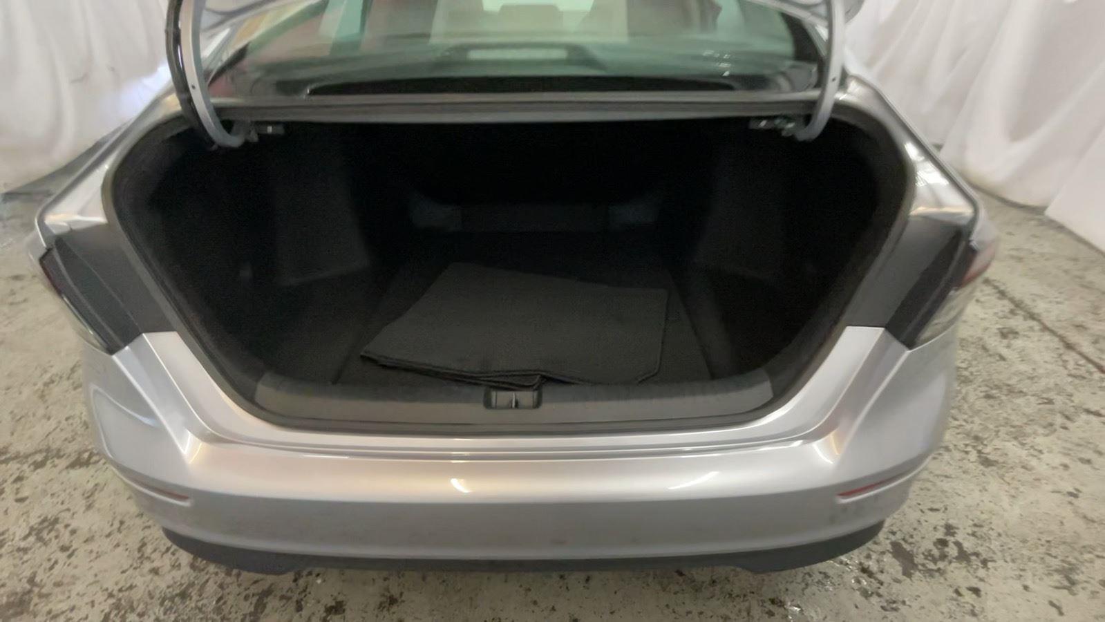 2025 Honda Accord Sedan SE - Solar Silver Metallic exterior view 18