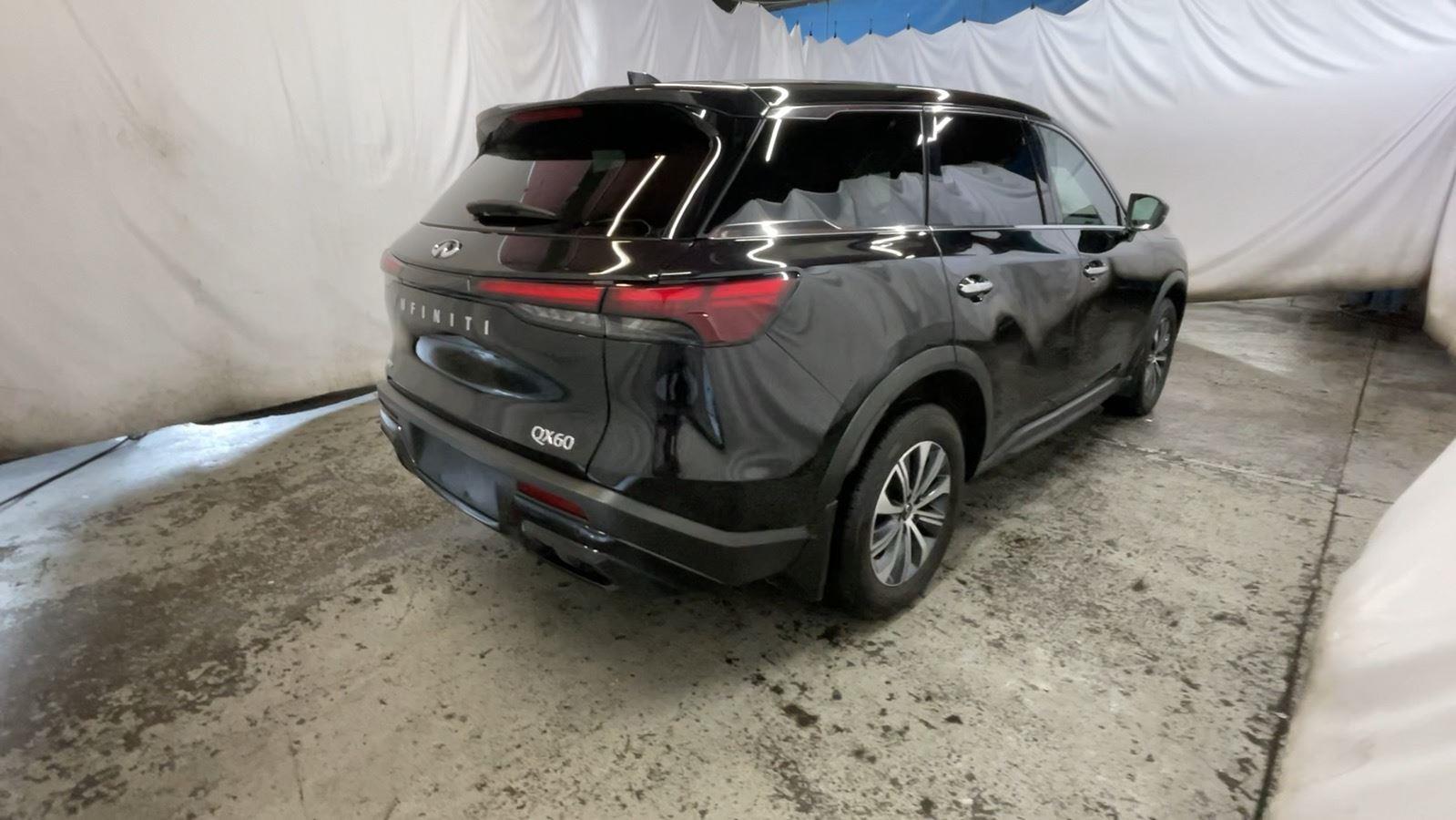 2025 INFINITI QX60 PURE - Mineral Black exterior view 5