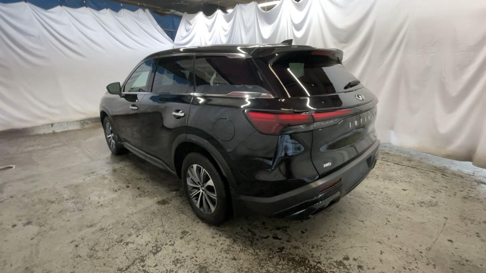 2025 INFINITI QX60 PURE - Mineral Black exterior view 8