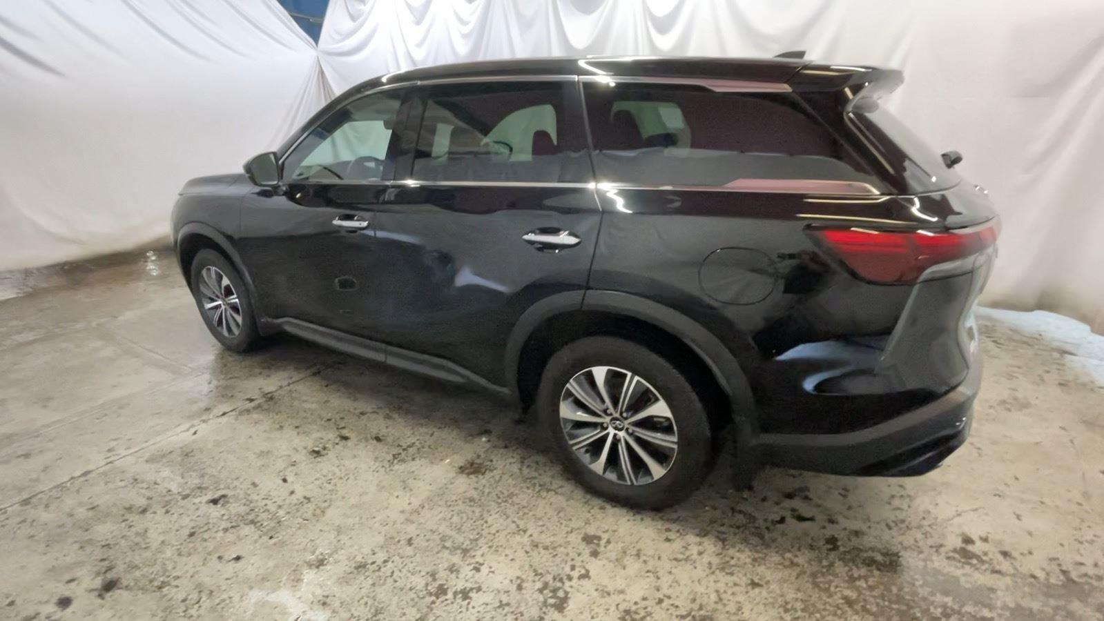 2025 INFINITI QX60 PURE - Mineral Black exterior view 9