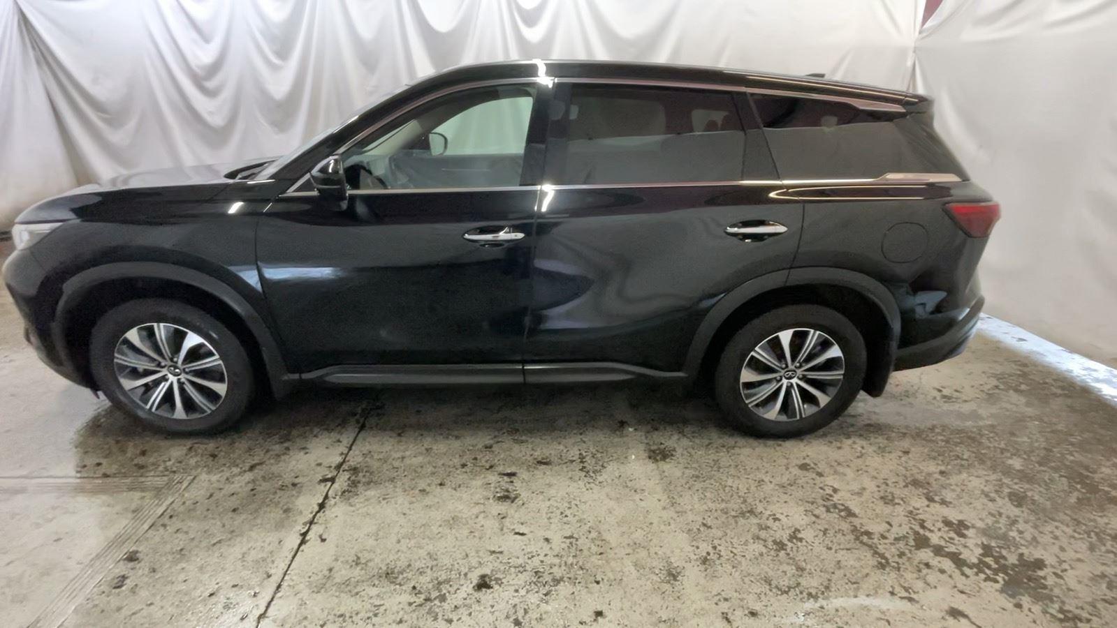 2025 INFINITI QX60 PURE - Mineral Black exterior view 12