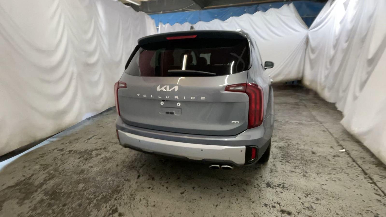 2024 Kia Telluride S - Everlasting Silver exterior view 6