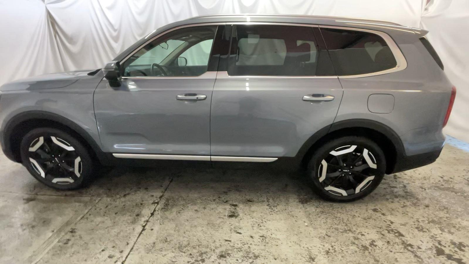 2024 Kia Telluride S - Everlasting Silver exterior view 11