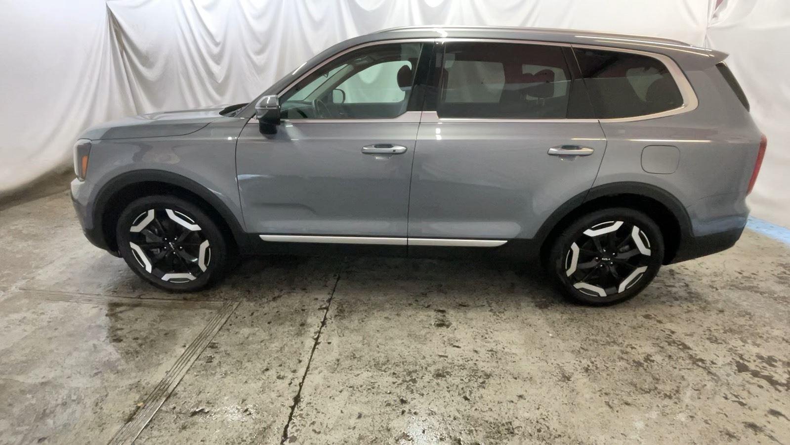 2024 Kia Telluride S - Everlasting Silver exterior view 12