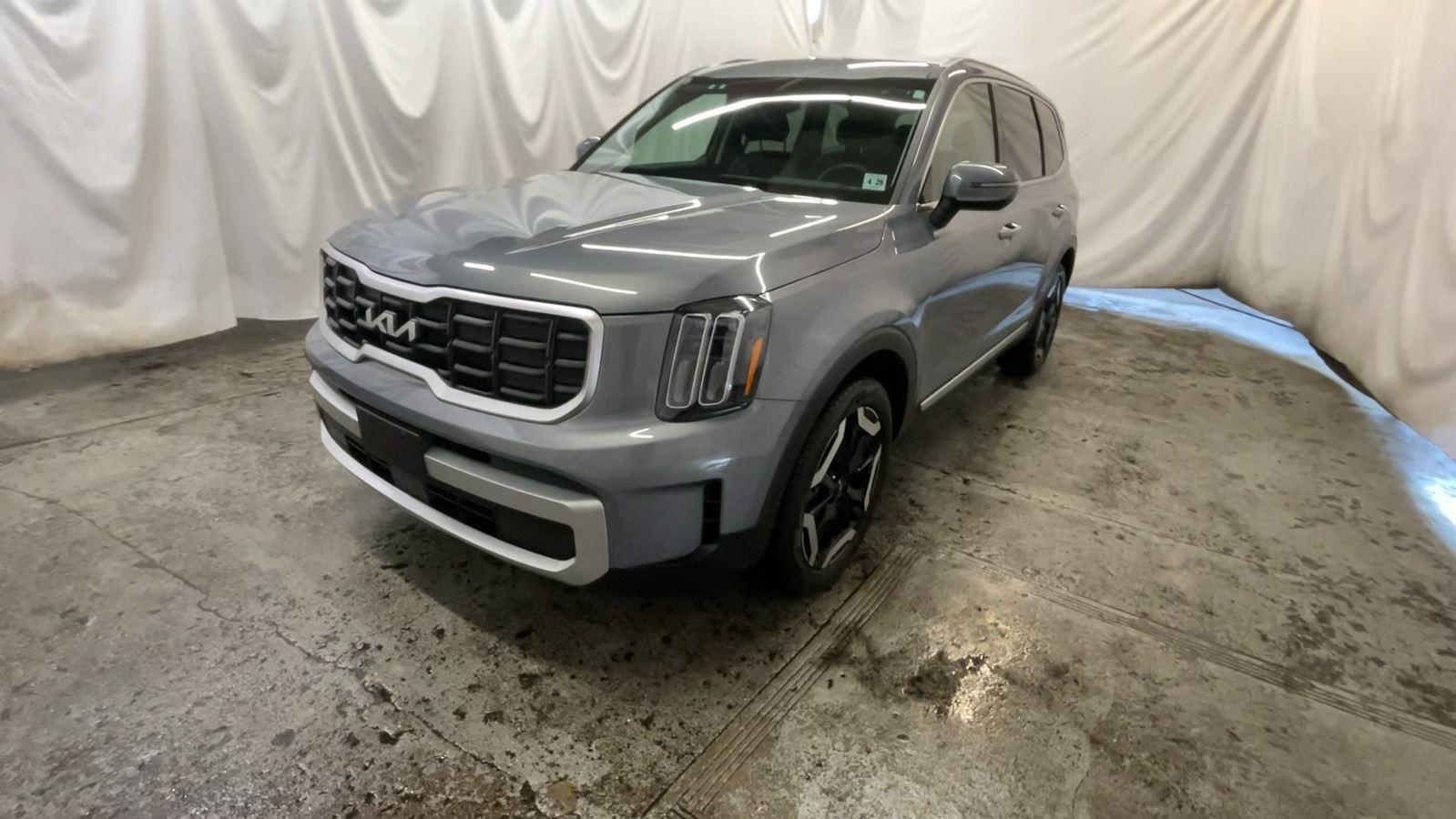 2024 Kia Telluride S - Everlasting Silver exterior view 13