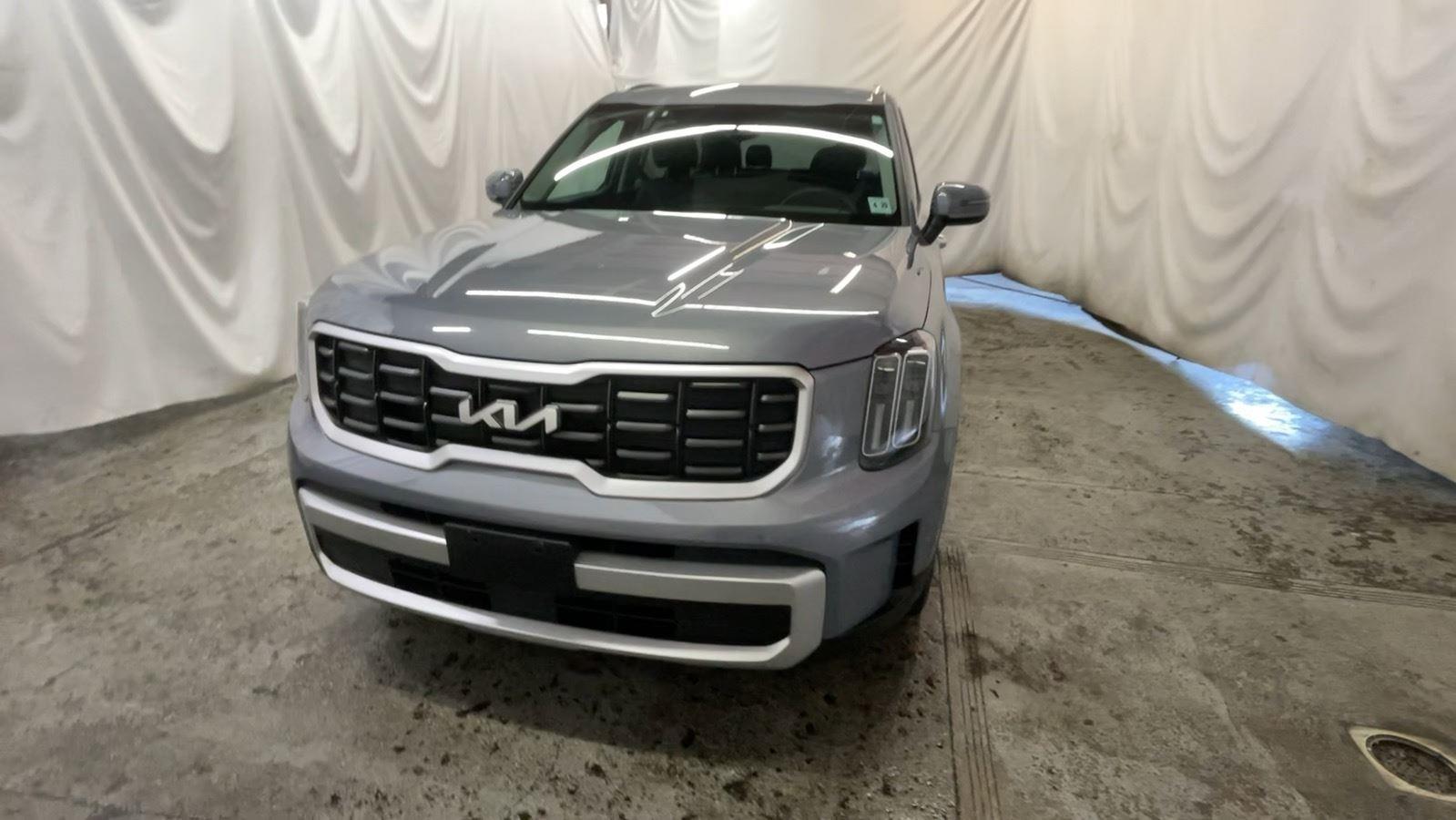 2024 Kia Telluride S - Everlasting Silver exterior view 14