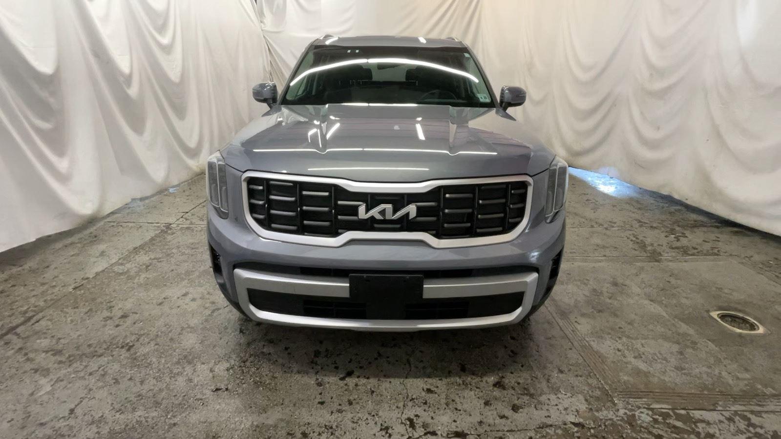 2024 Kia Telluride S - Everlasting Silver exterior view 15