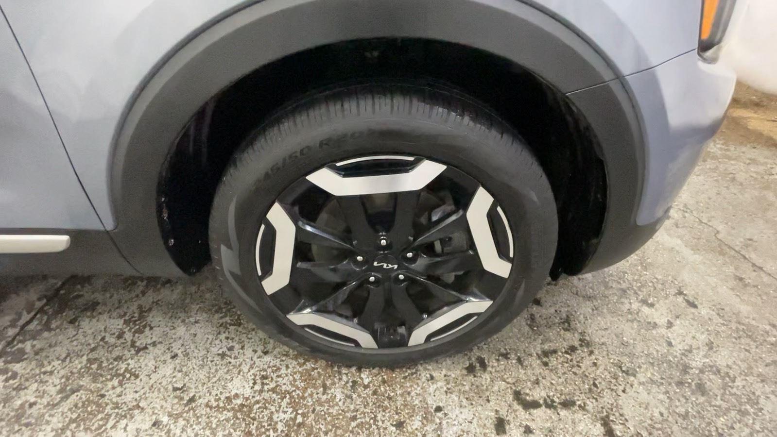 2024 Kia Telluride S - Everlasting Silver exterior view 17