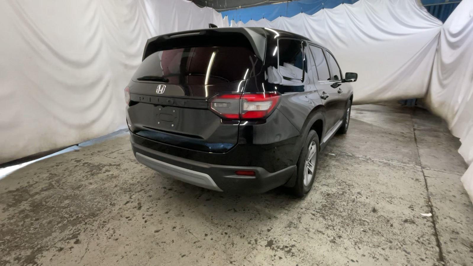 2025 Honda Pilot EX-L - Crystal Black Pearl exterior view 6