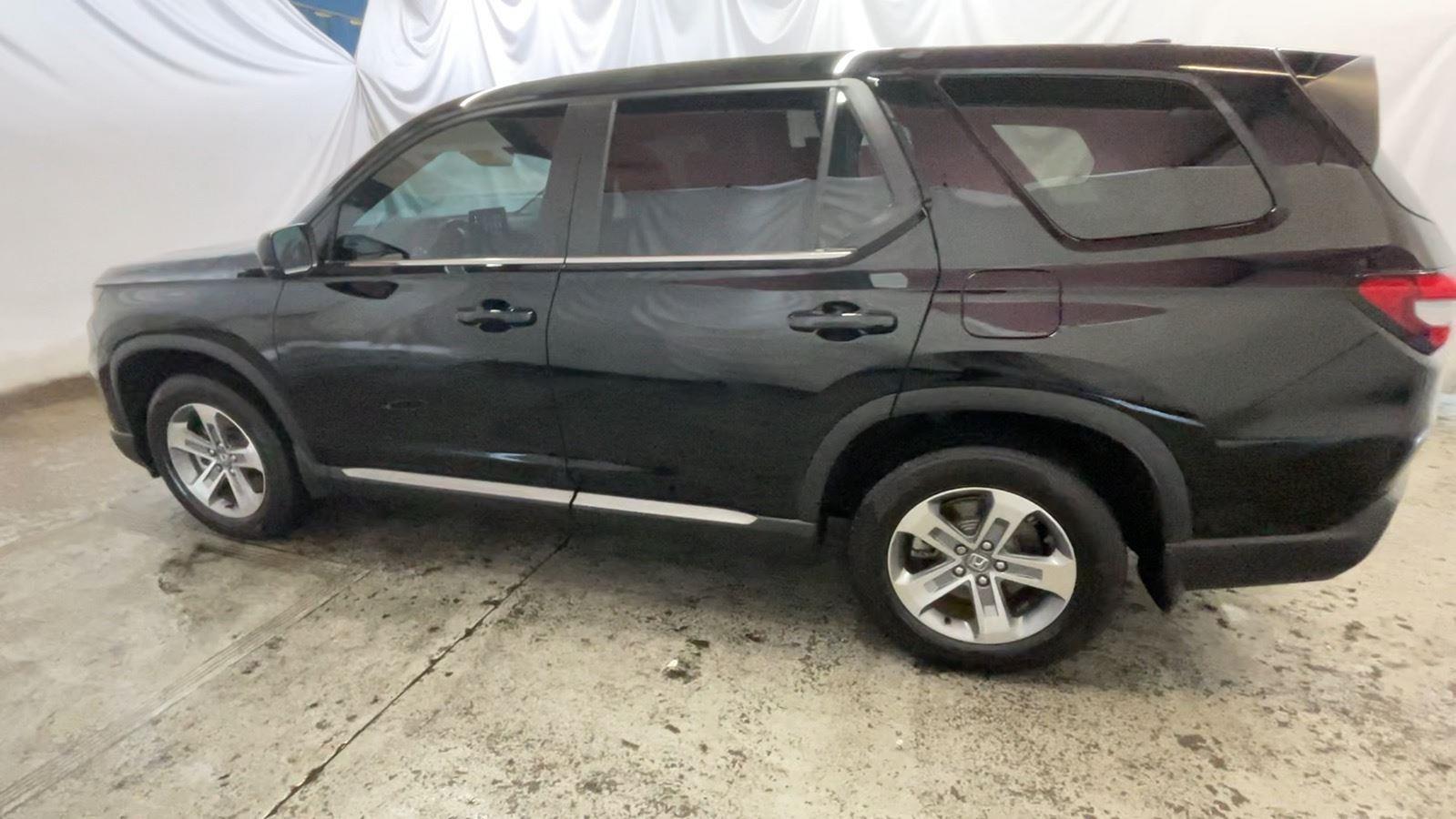 2025 Honda Pilot EX-L - Crystal Black Pearl exterior view 11
