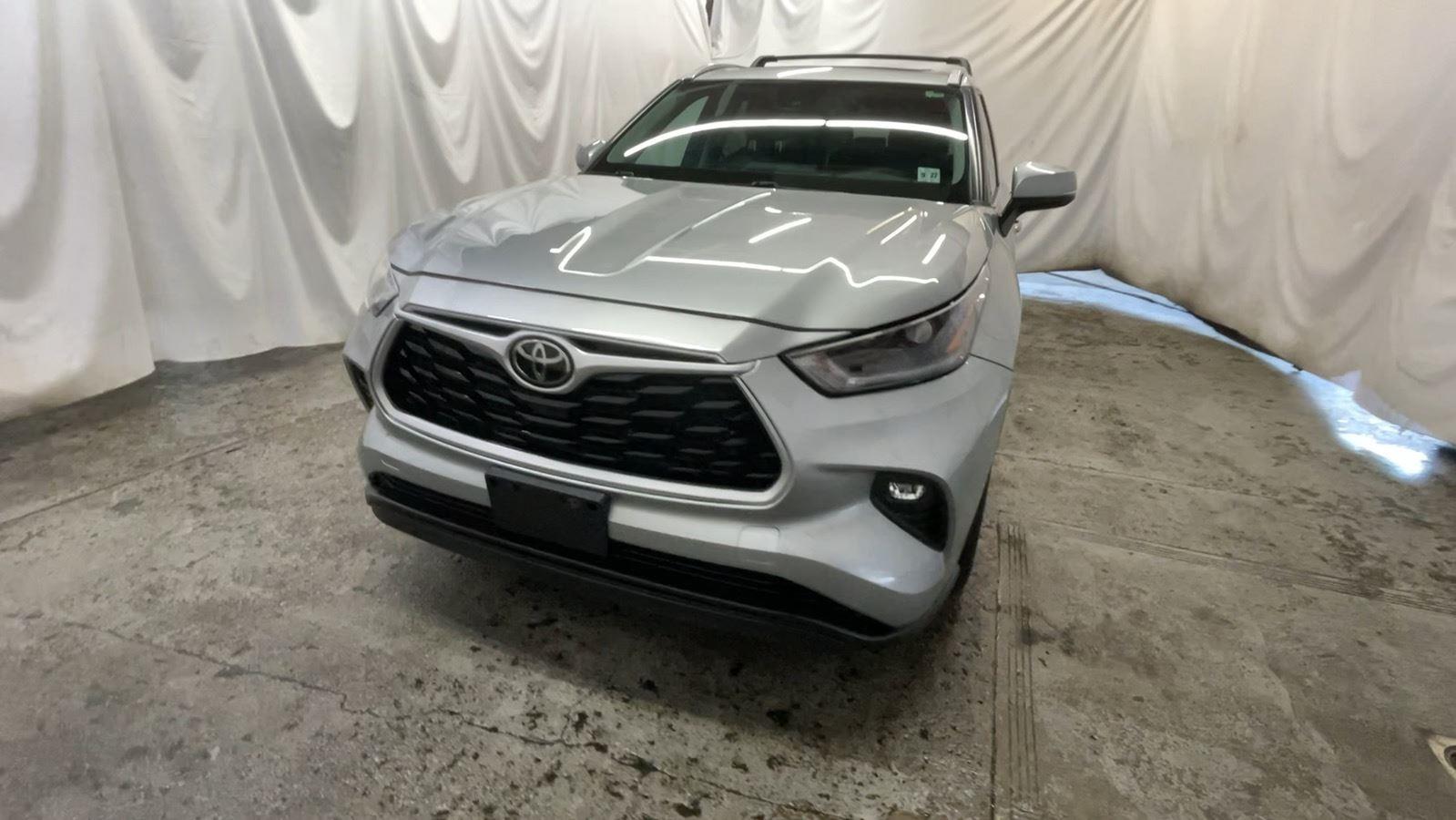 2022 Toyota Highlander XLE - Celestial Silver Metallic exterior view 14