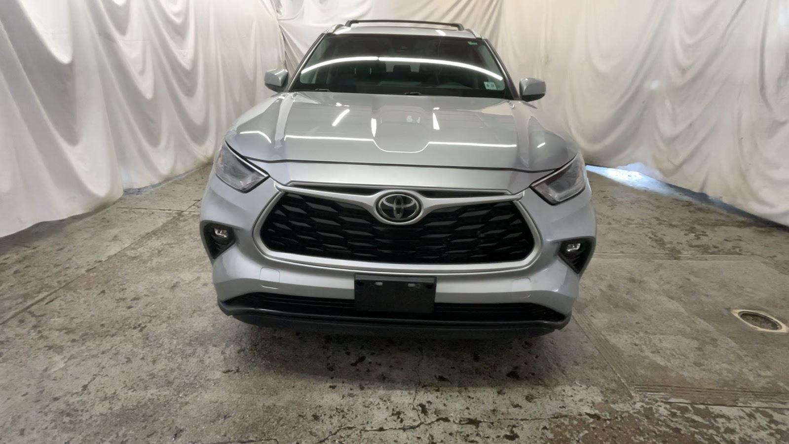 2022 Toyota Highlander XLE - Celestial Silver Metallic exterior view 15