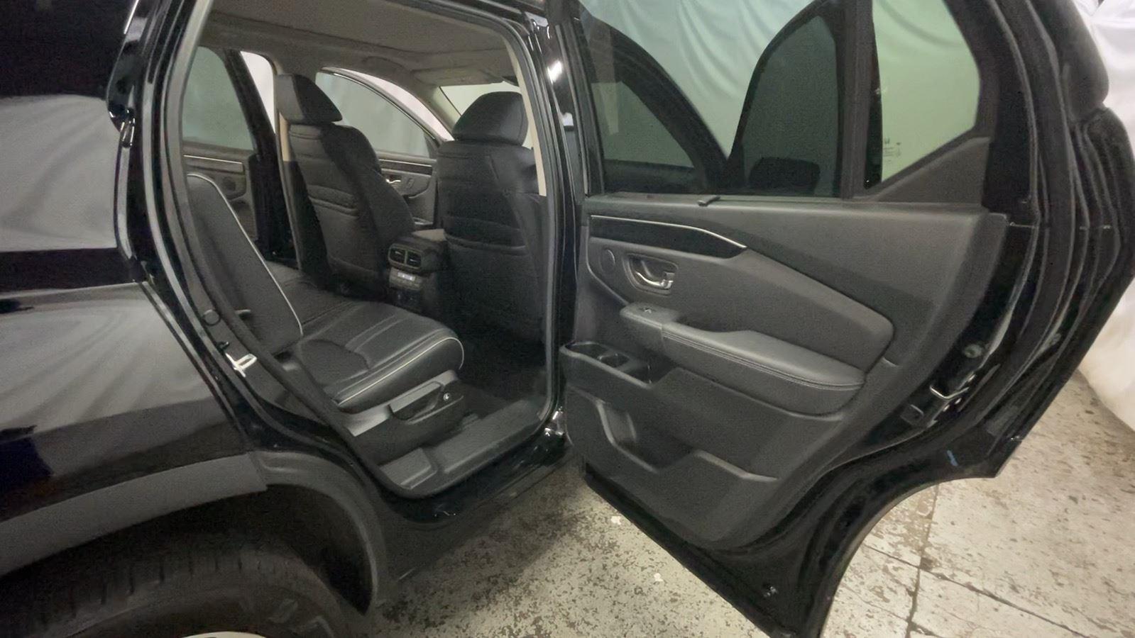 2024 Honda Pilot Elite - Crystal Black Pearl exterior view 19