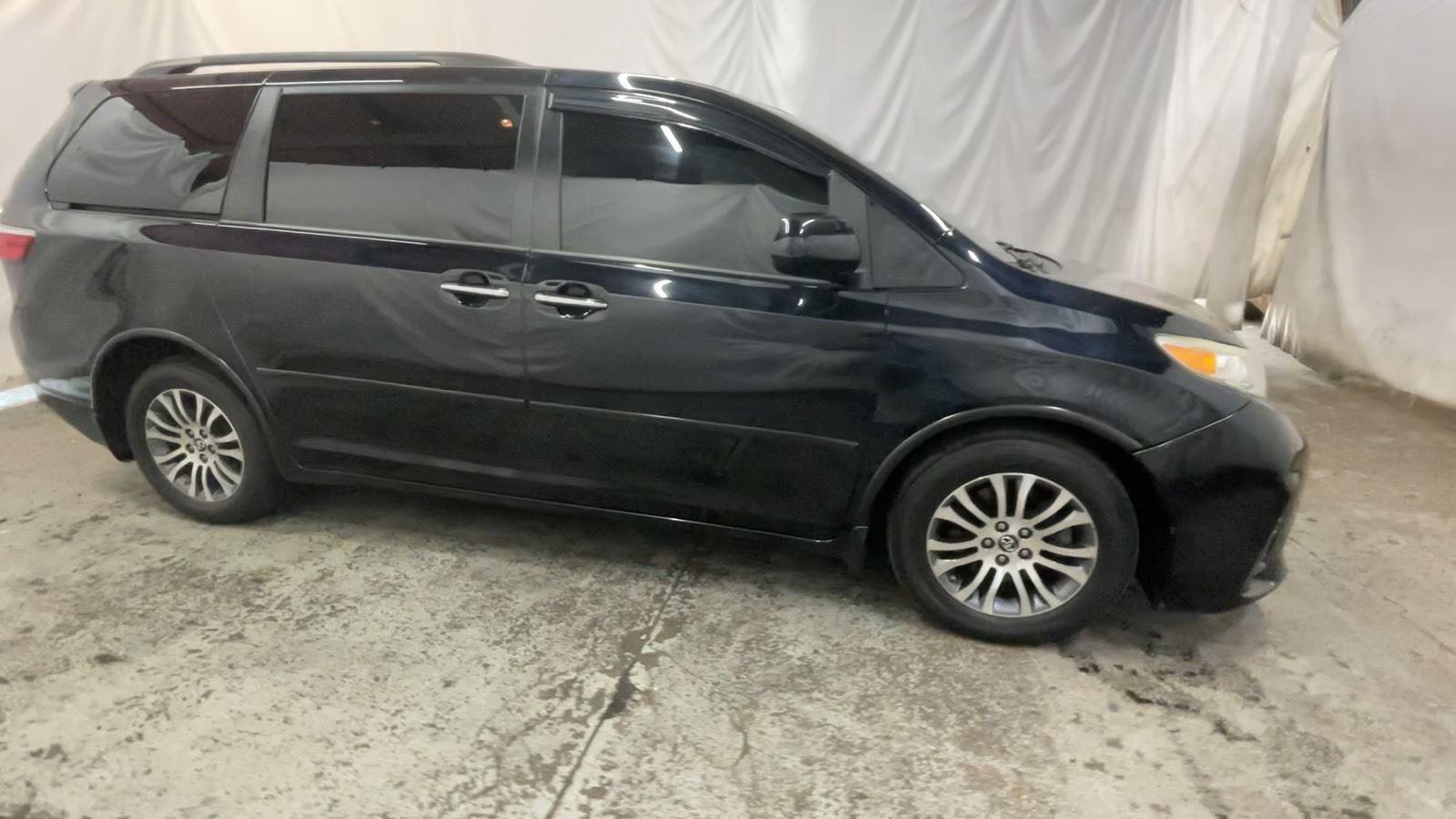 2018 Toyota Sienna XLE - Midnight Black Metallic exterior view 4