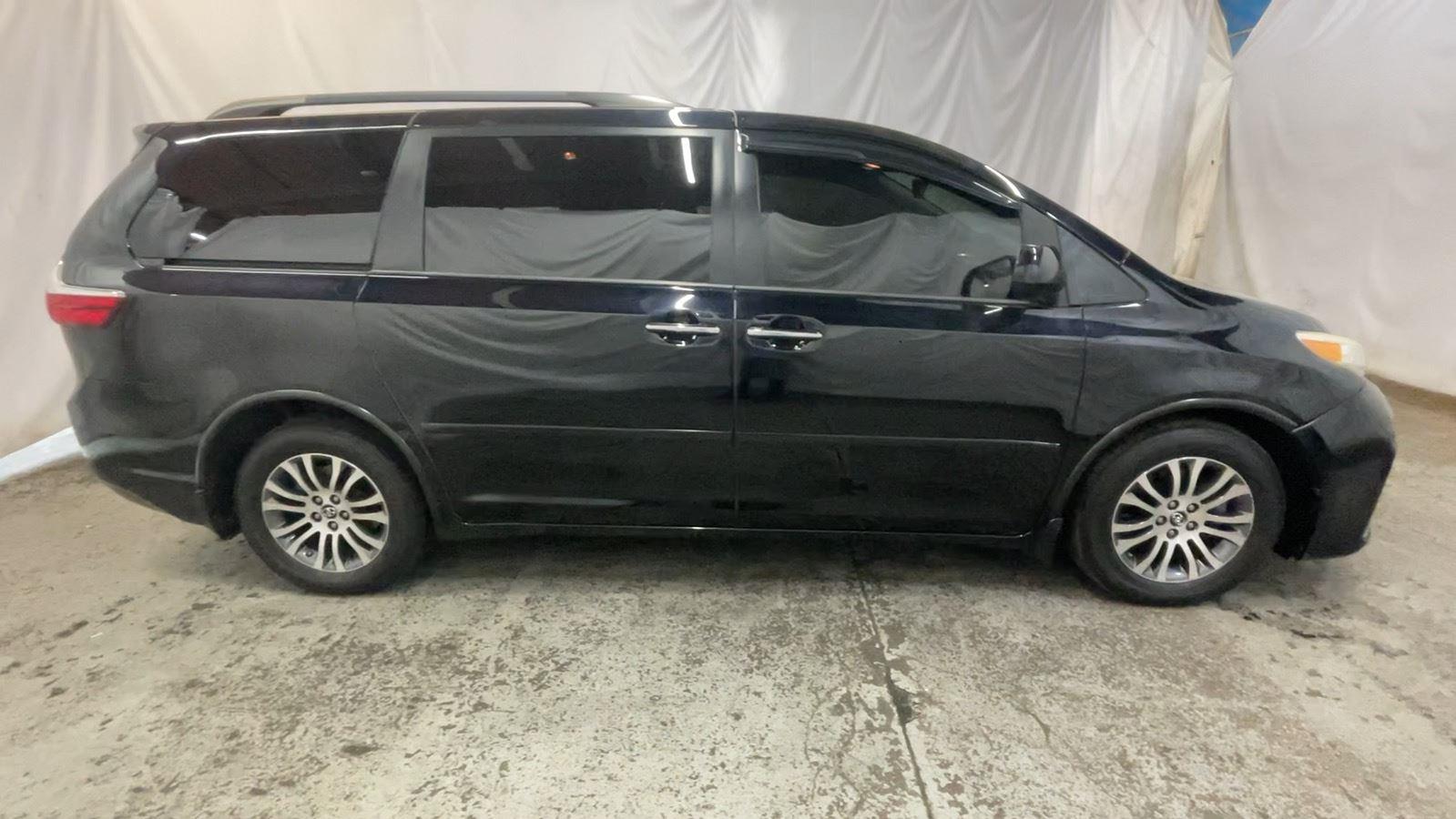 2018 Toyota Sienna XLE - Midnight Black Metallic exterior view 5