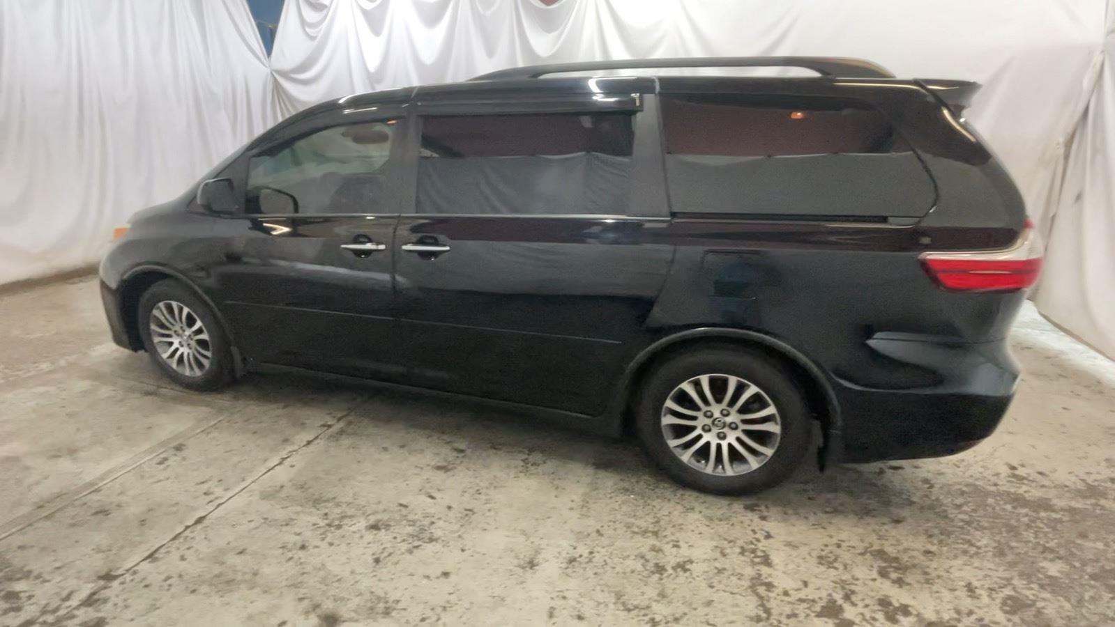 2018 Toyota Sienna XLE - Midnight Black Metallic exterior view 11