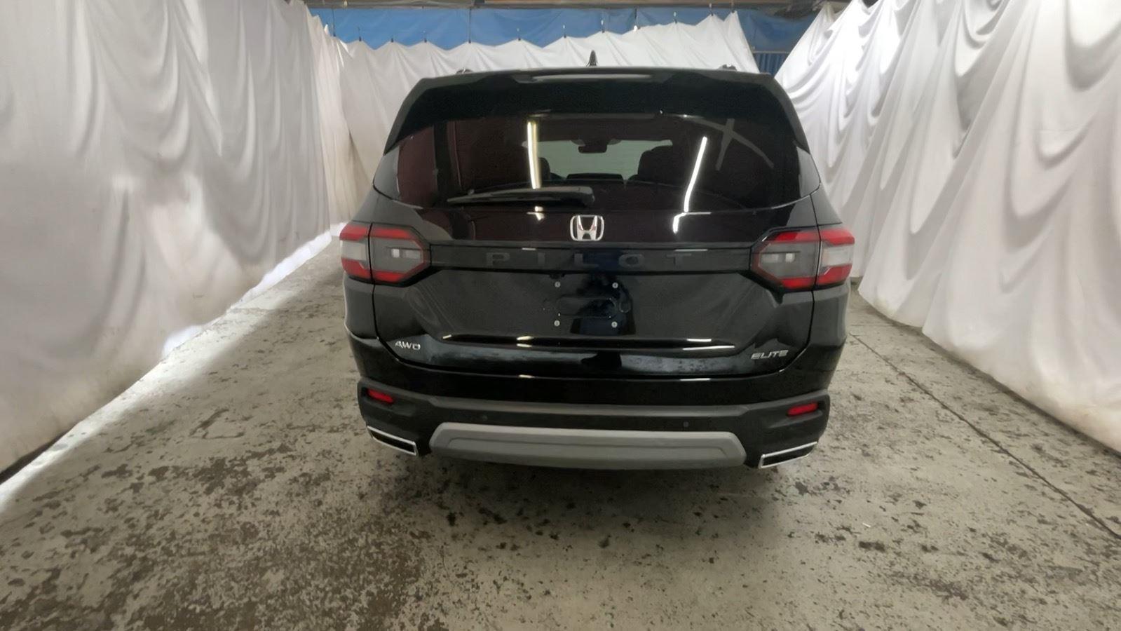 2025 Honda Pilot Elite - Crystal Black Pearl exterior view 8