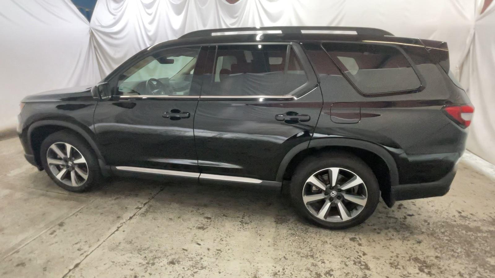 2025 Honda Pilot Elite - Crystal Black Pearl exterior view 11