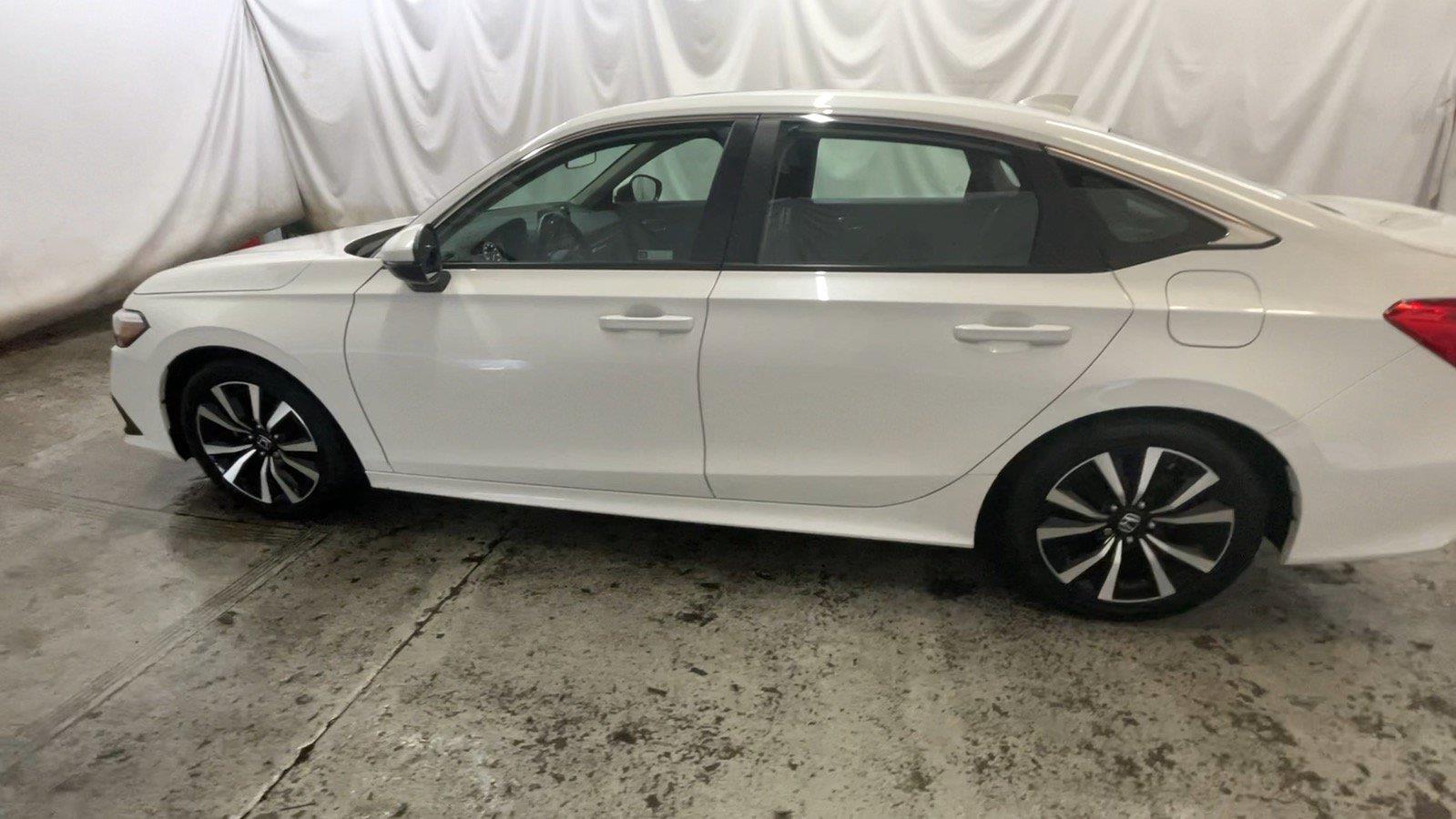 2024 Honda Civic Sedan EX - Platinum White Pearl exterior view 13