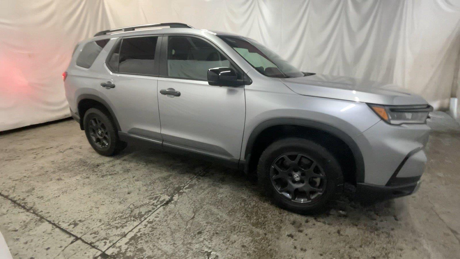 2025 Honda Pilot TrailSport - Lunar Silver Metallic exterior view 3