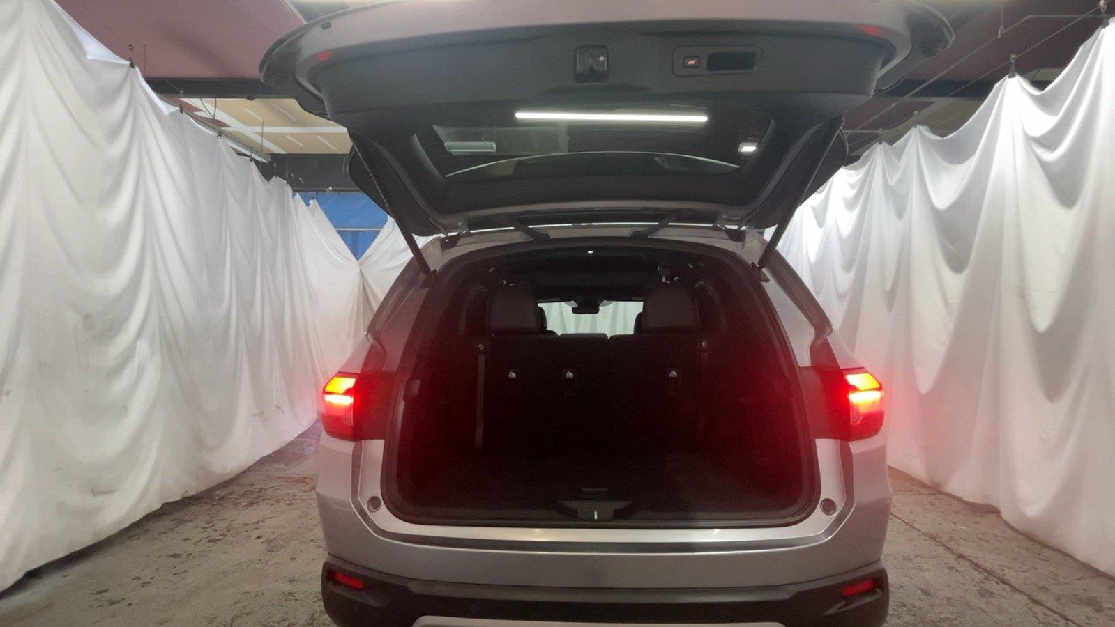 2025 Honda Pilot TrailSport - Lunar Silver Metallic exterior view 18