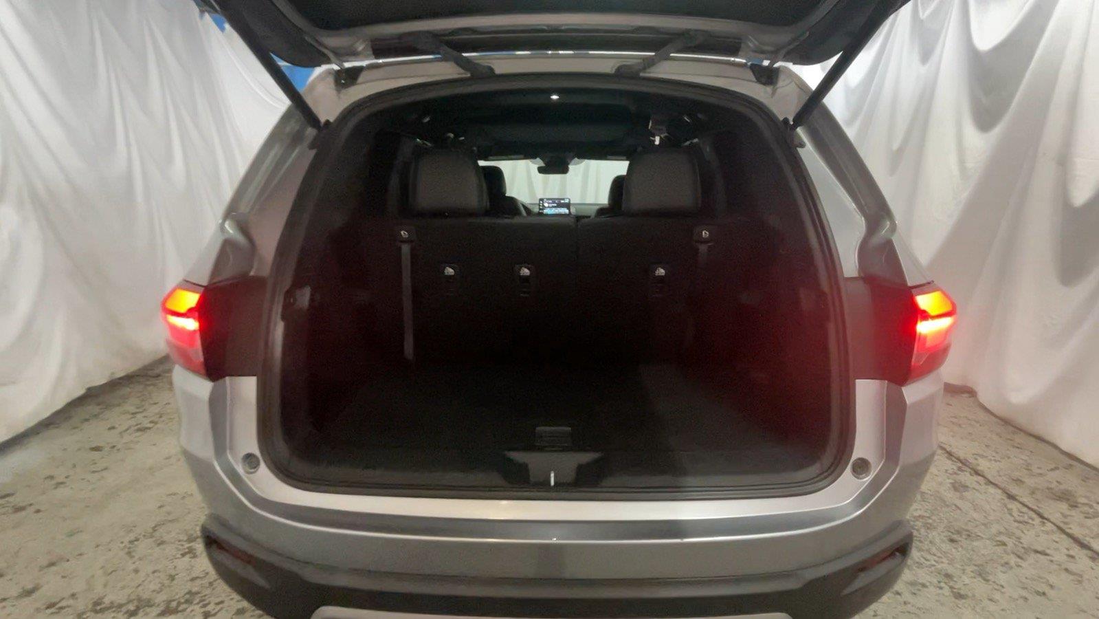 2025 Honda Pilot TrailSport - Lunar Silver Metallic exterior view 19