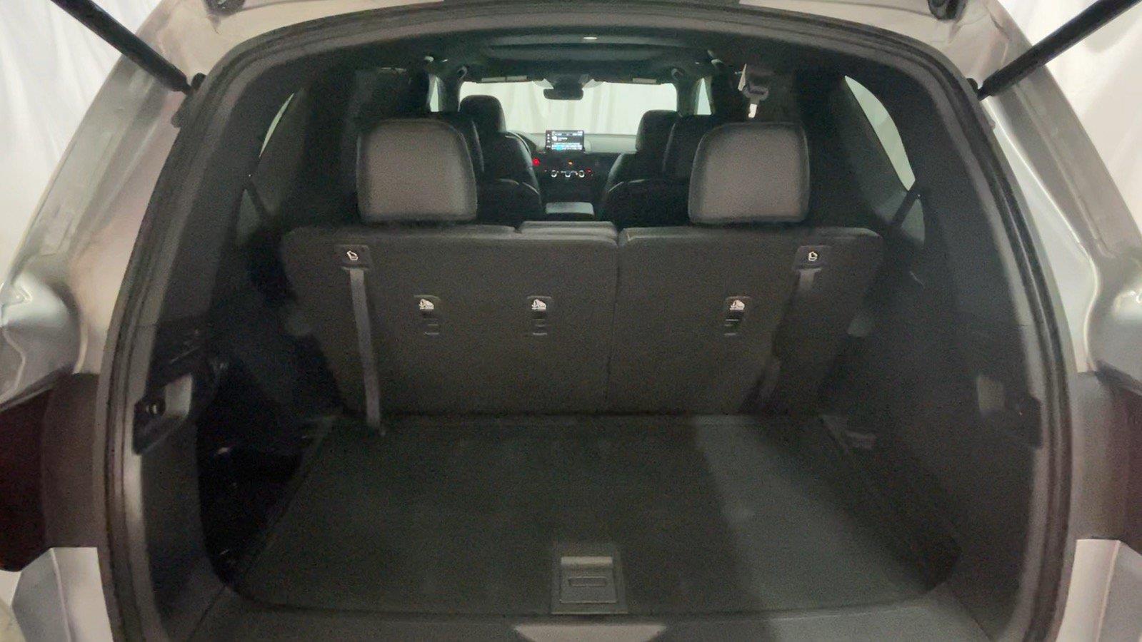 2025 Honda Pilot TrailSport - Lunar Silver Metallic exterior view 20