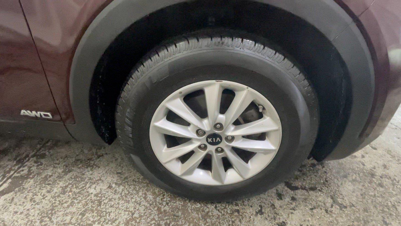 2019 Kia Sorento LX - Sangria exterior view 17