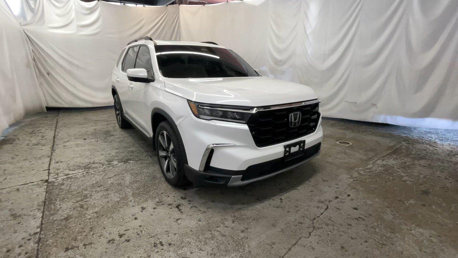 Platinum White Pearl 2025 Honda Pilot SUV / Crossover All-Wheel Drive Automatic