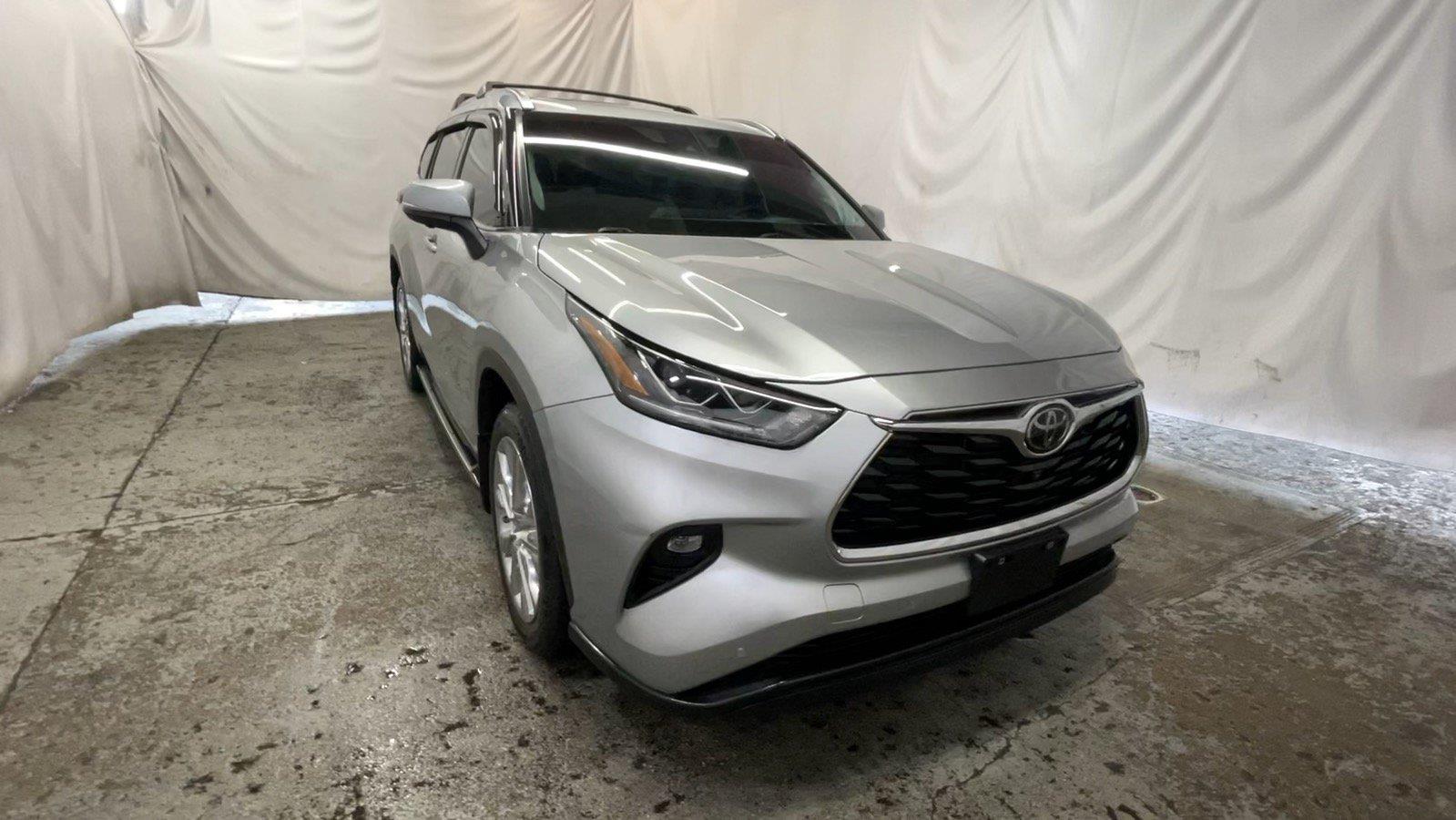 Celestial Silver Metallic 2024 Toyota Highlander SUV / Crossover All-Wheel Drive Automatic