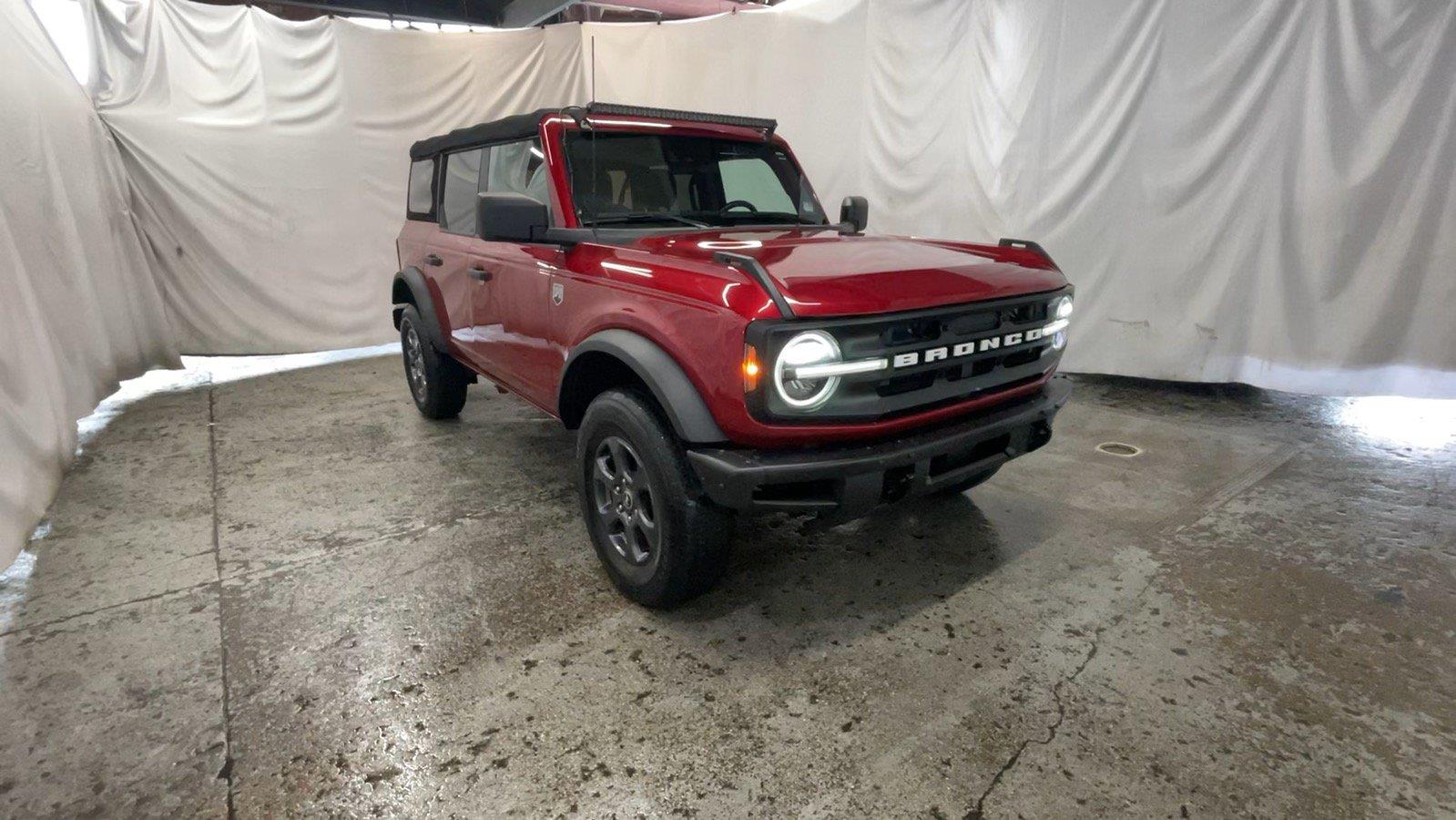 Rapid Red Metallic Tinted Clearcoat 2021 Ford Bronco SUV / Crossover Four-Wheel Drive 7-Speed Manual